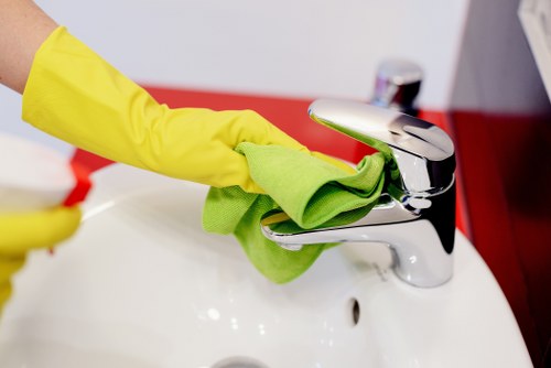 Professional move in cleaning in a Lambeth flat with detailed kitchen and bathroom preparation